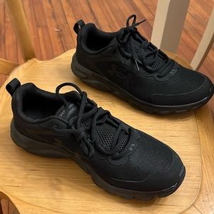 Women’s Under Armour Tennis Shoes